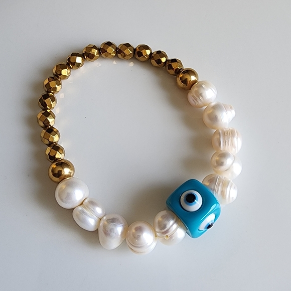 Gold and White Evil Eye Bracelet - Picture 2 of 4